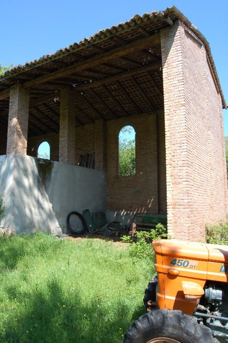 Terreno agricolo in Lugagnano in Val Chiavenna a Piacenza in Vendita