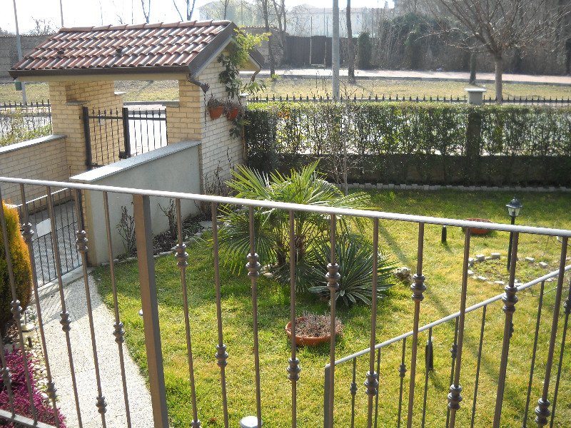 Appartamento con giardino privato a Volpiano a Torino in Vendita