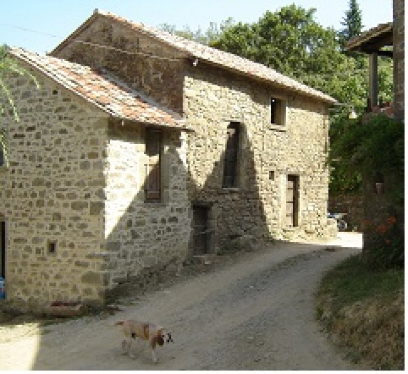 Casa nel borgo di Poggioni a Arezzo in Vendita