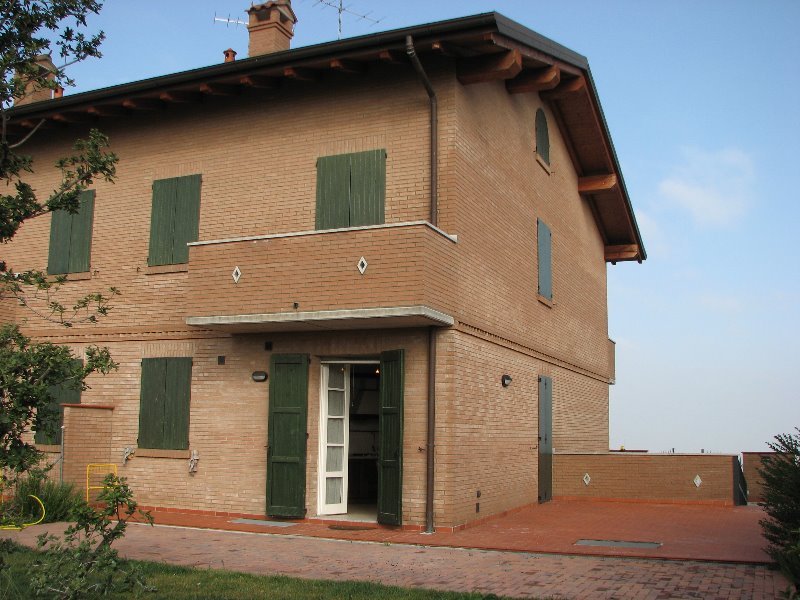 Villa bifamiliare a Guiglia a Modena in Vendita