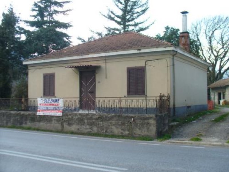Casa singola con giardino a Patrica a Frosinone in Vendita