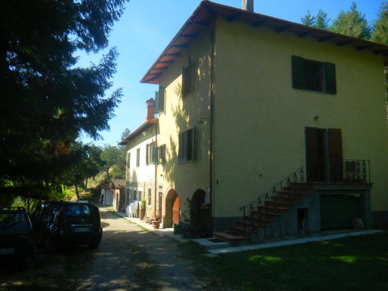 Casa di campagna a Pratovecchio a Arezzo in Vendita