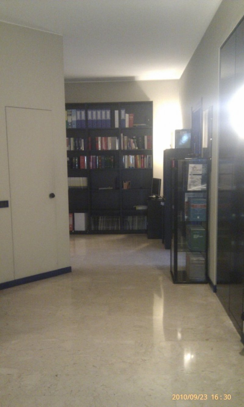 Ufficio nel Condominio Palazzo del Sole a Varese in Affitto