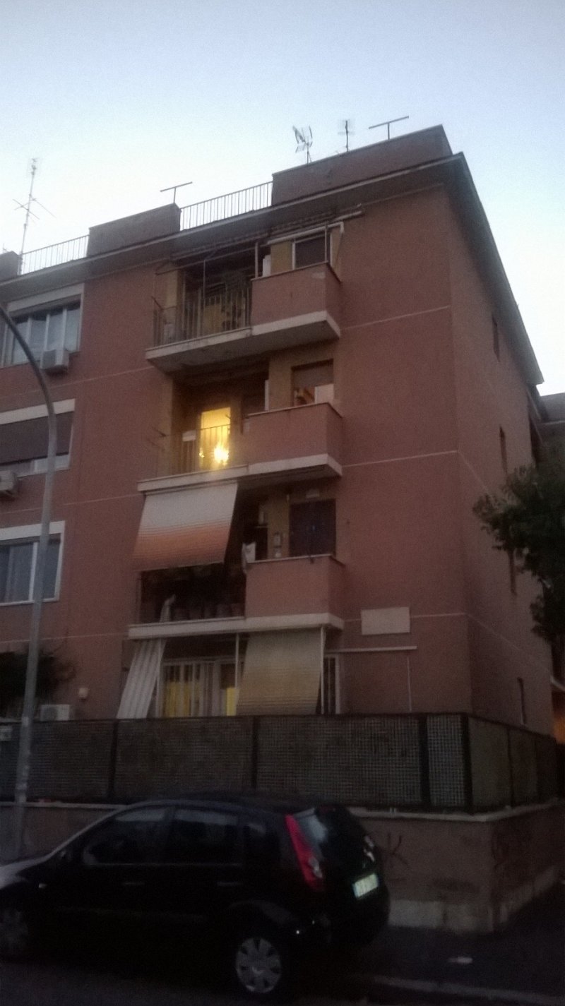 Appartamento con 3 camere matrimoniali a Roma in Vendita