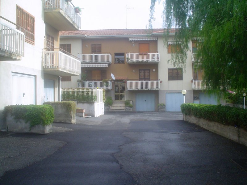 Appartamento in contesto signorile con garage a Catania in Affitto