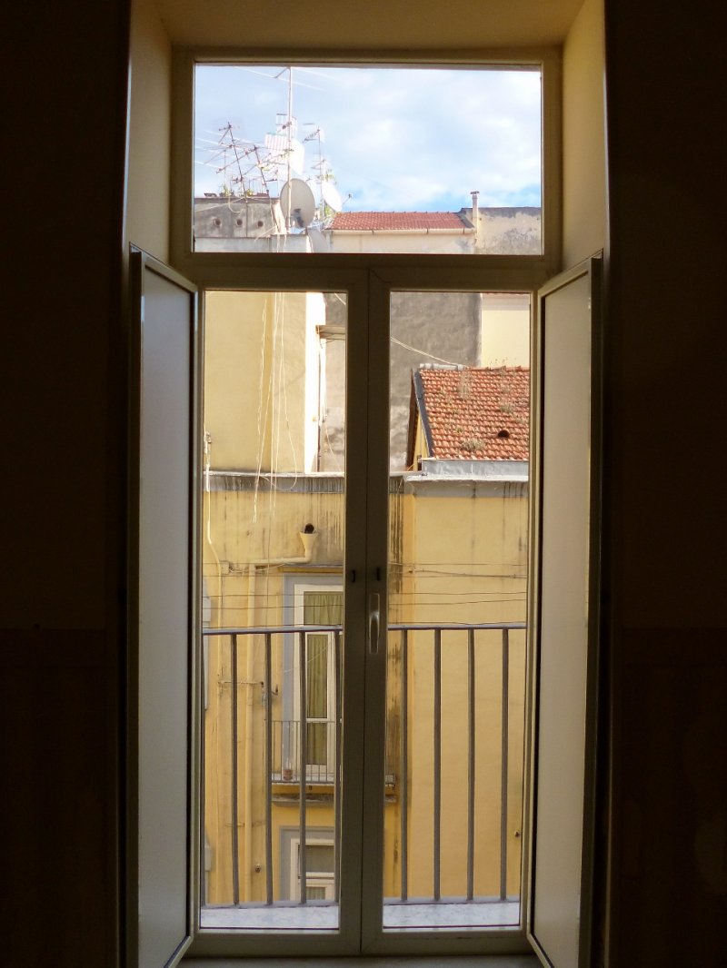 Appartamento Piazza Donna Regina a Napoli in Affitto