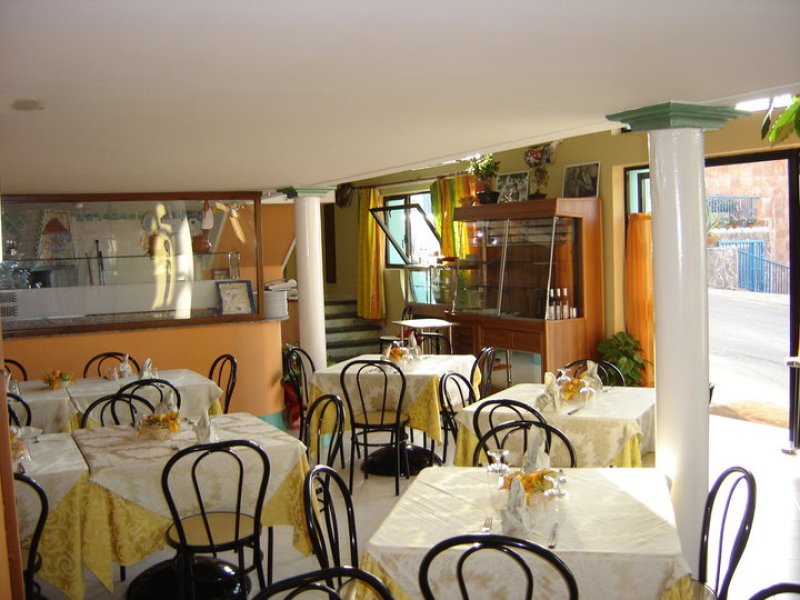 Ristorante pizzeria sul Portoi di Agropoli a Salerno in Vendita