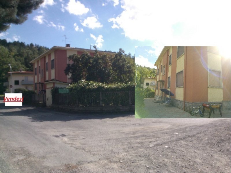 Condominio nel centro di borgo Val di Taro a Parma in Vendita
