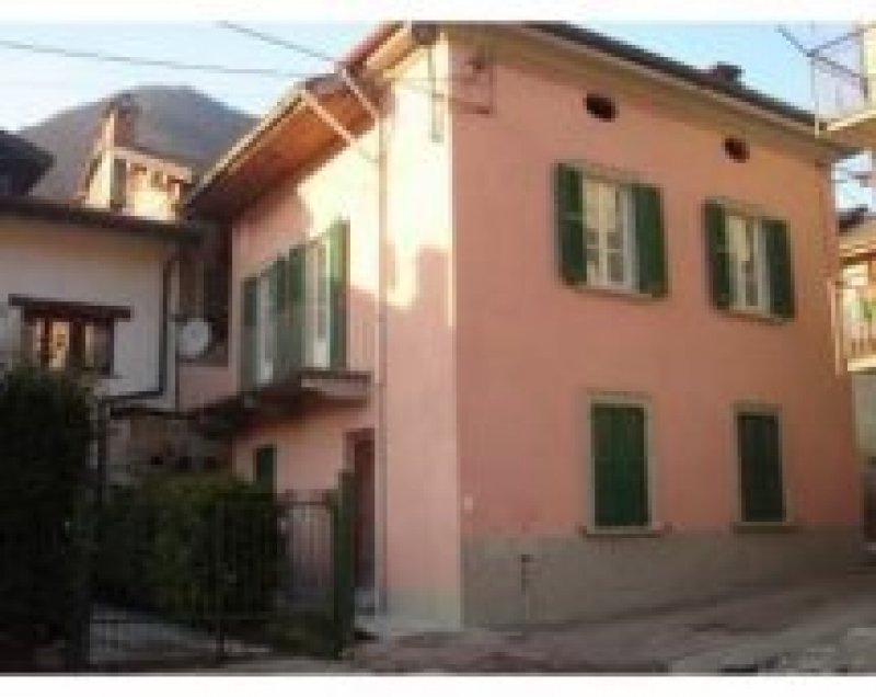 Appartamento in centro storico di Ganna a Varese in Affitto