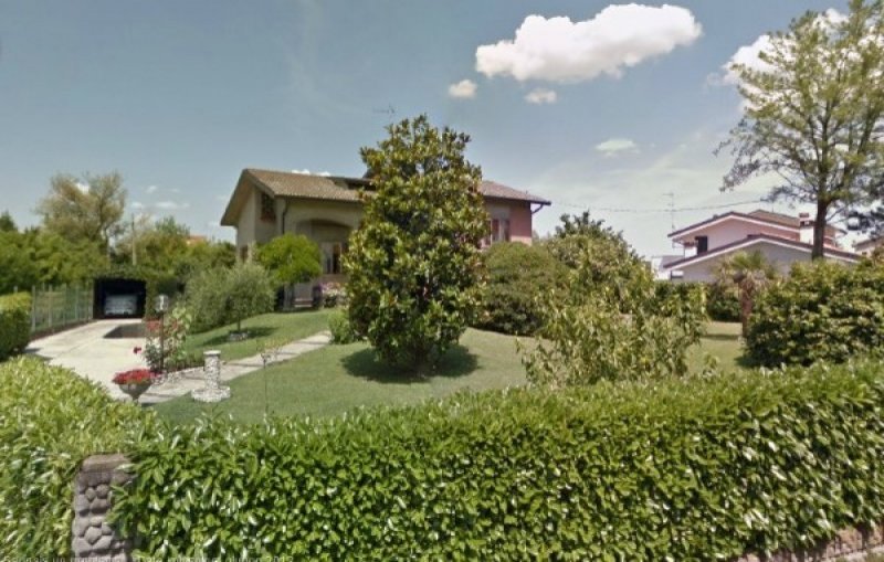 Abitazione singola su lotto di terreno a Rovigo in Vendita