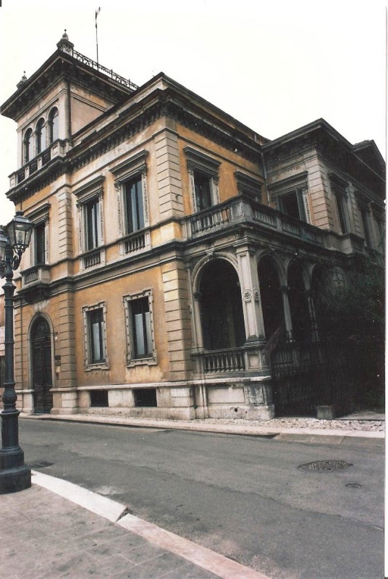 Villa liberty a Thiene a Vicenza in Affitto