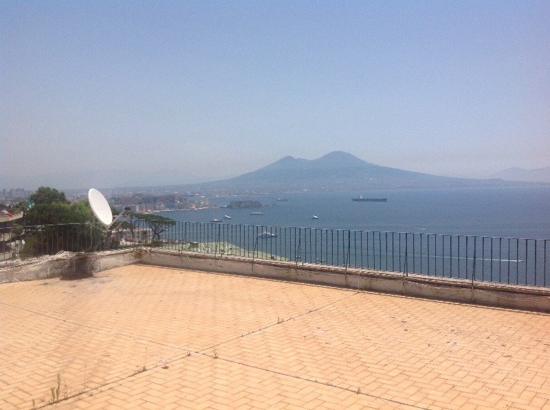 Appartamento panoramicissimo con vista Golfo a Napoli in Vendita