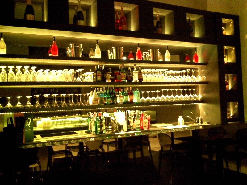 Cocktail bar di recente realizzazione a Brescia in Vendita
