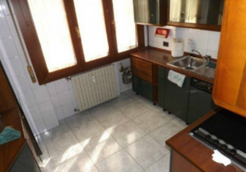 Casa con porta blindata e climatizzatore a Milano in Vendita