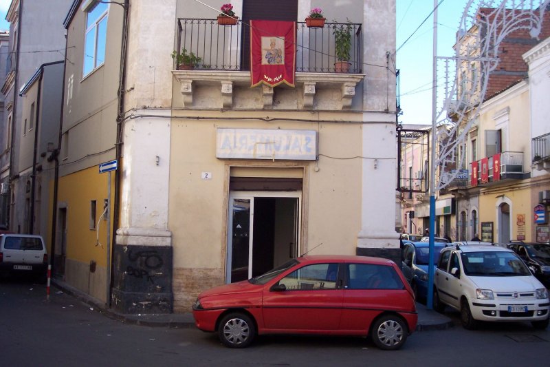 Bottega a Patern centro a Catania in Affitto