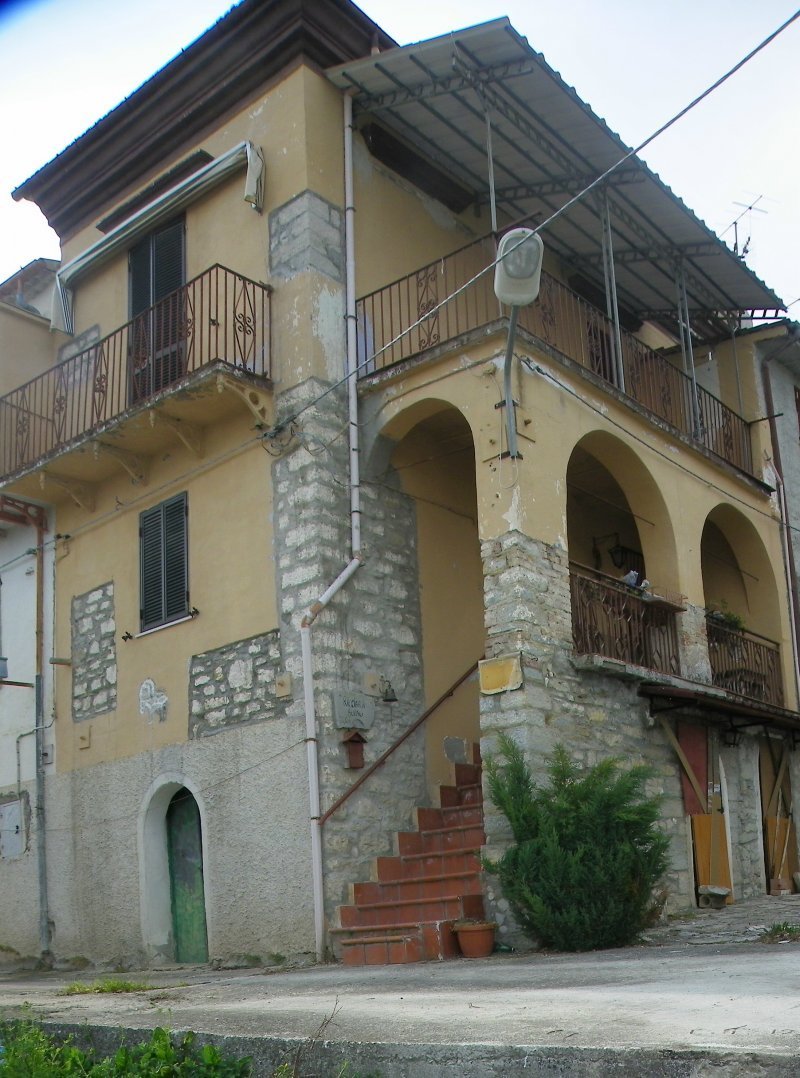 Palazzo storico a Santa Maria del Molise a Isernia in Vendita