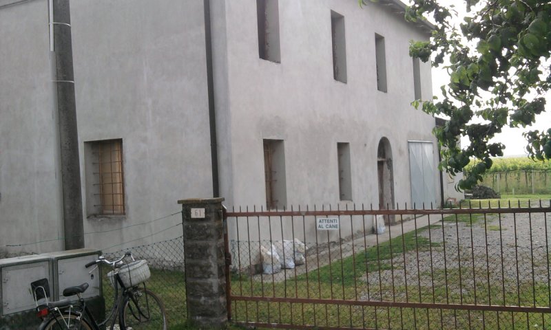 Ex casa colonica in localit Taglio Corelli a Ravenna in Vendita