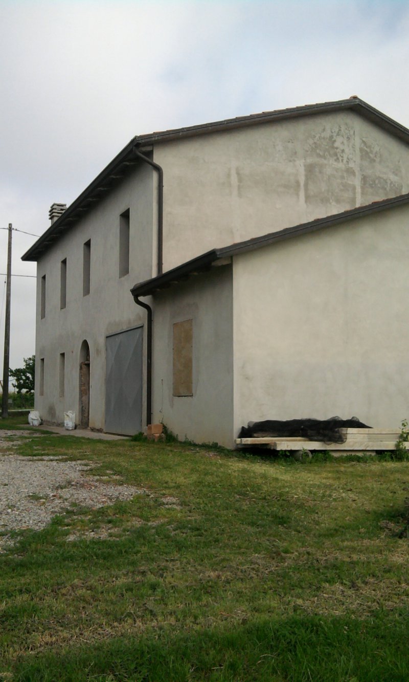 Ex casa colonica in localit Taglio Corelli a Ravenna in Vendita