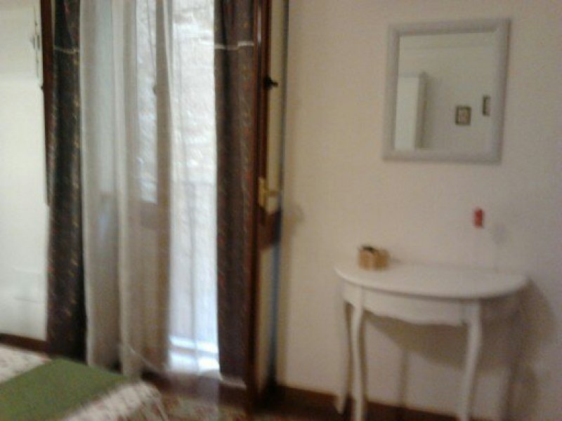 Camera con bagno centro storico a Trapani in Affitto