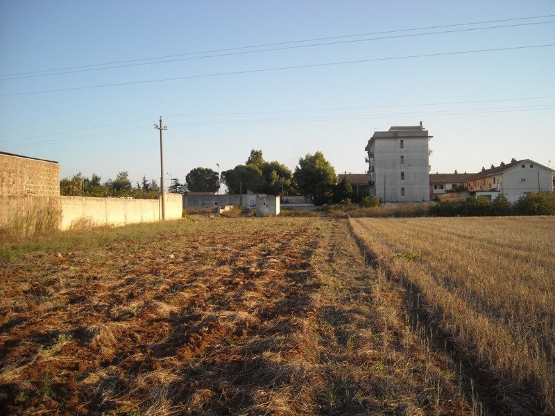 Terreno periferia di Sava a Taranto in Vendita