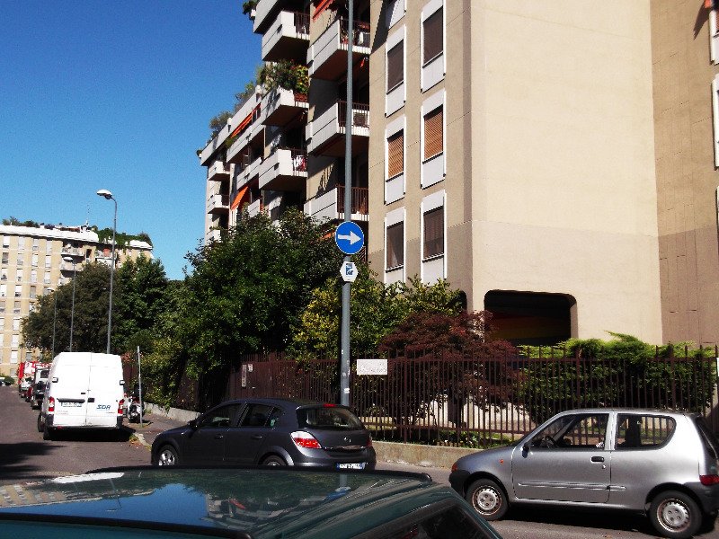 Trilocale in casa signorile zona Navigli a Milano in Affitto