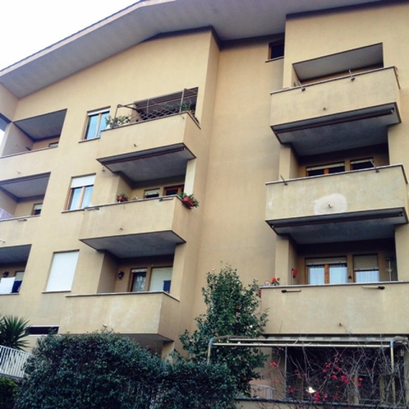 Appartamento a Manziana a Roma in Affitto