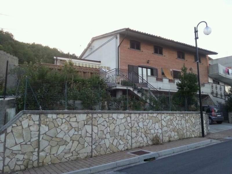 Villa bifamiliare a Tornareccio a Chieti in Vendita