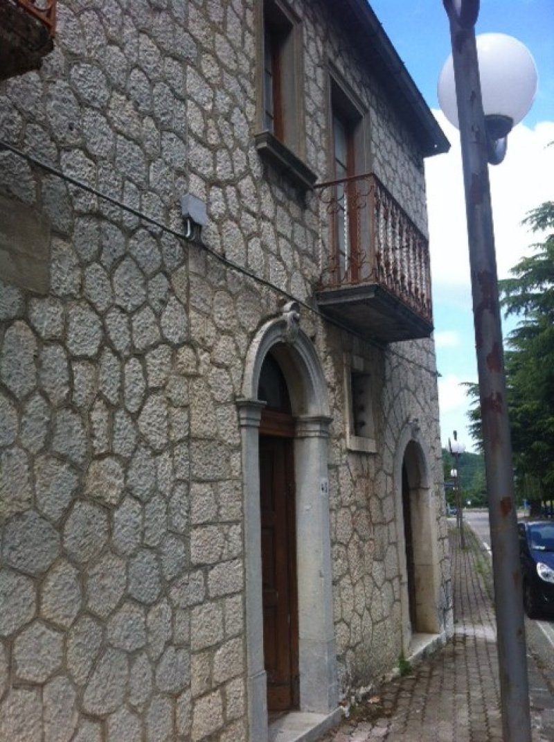 Villa rustica a Castelvetere sul Calore a Avellino in Vendita