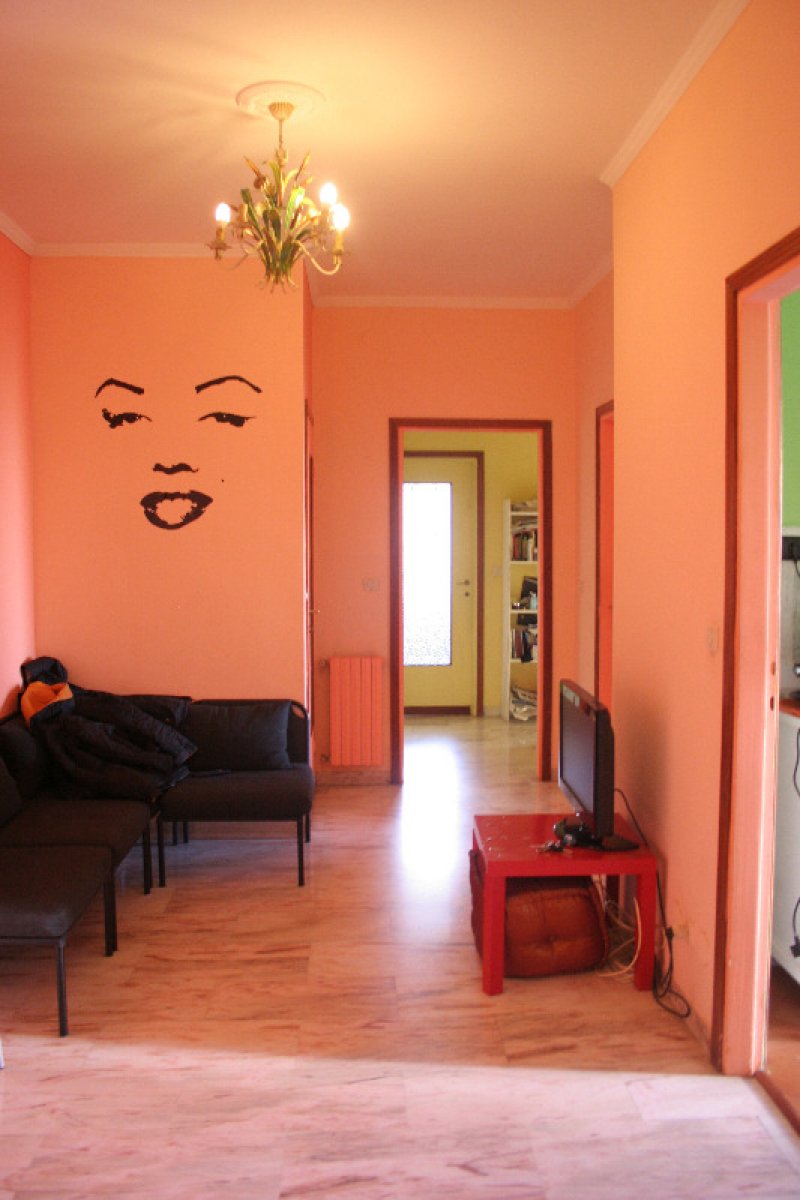 Camera singola a ragazza in appartamento a Milano in Affitto