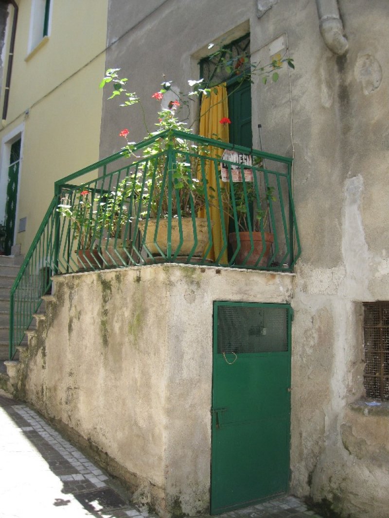 Appartamento indipendente a Sarre a Salerno in Vendita