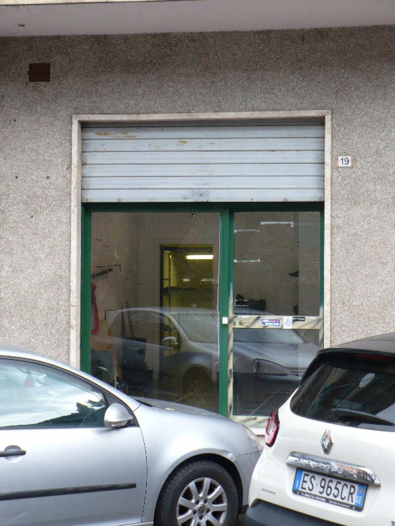 Locale ad uso ufficio Sestri Ponente a Genova in Affitto