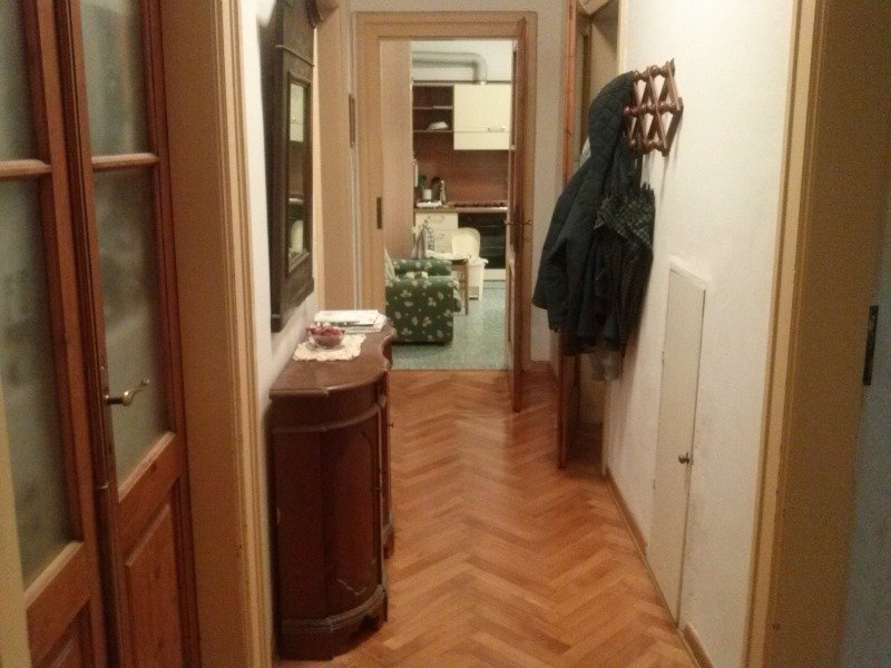Libera stanza doppia ad uso singolo a Trieste in Affitto