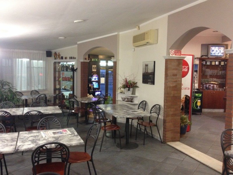 Attivit Snack Bar Pizzeria a Carrara a Massa-Carrara in Vendita