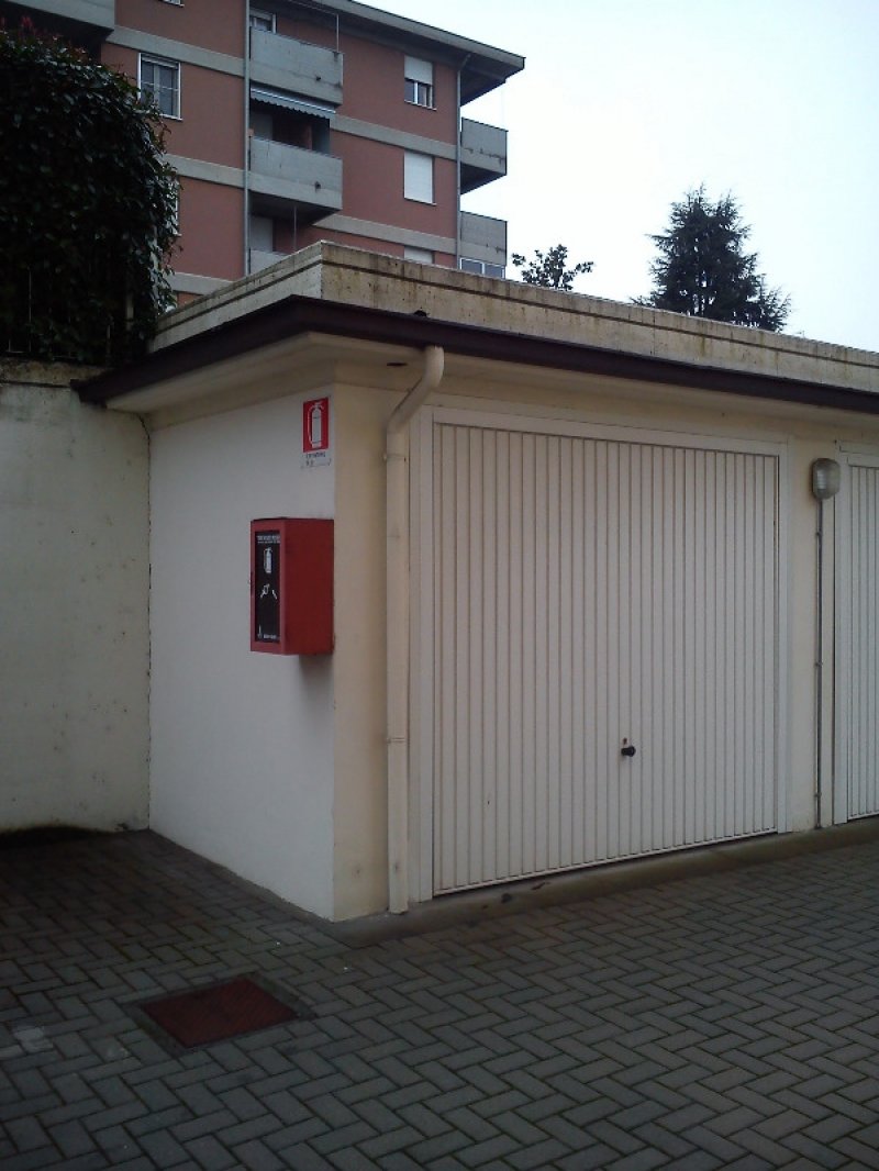 Garage a Parma a Parma in Affitto