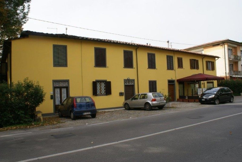 Appartamento in fabbricato a schiera a Lucca in Affitto