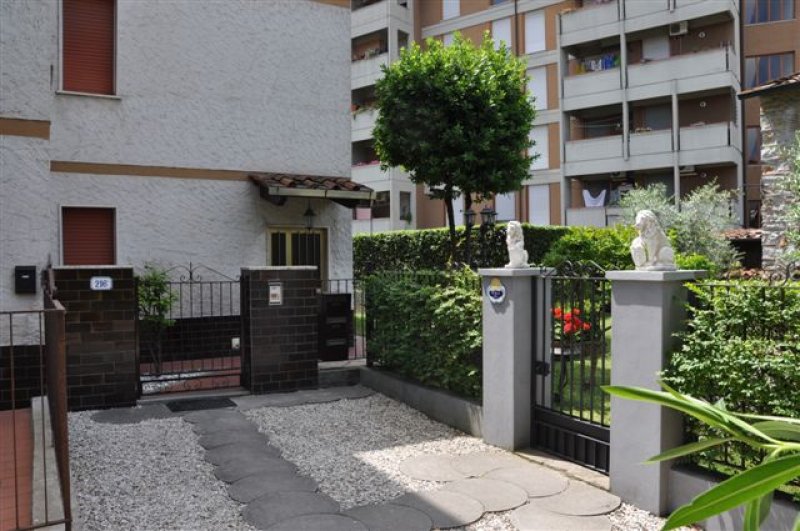 Appartamento corredato da giardino condominiale a Lucca in Affitto