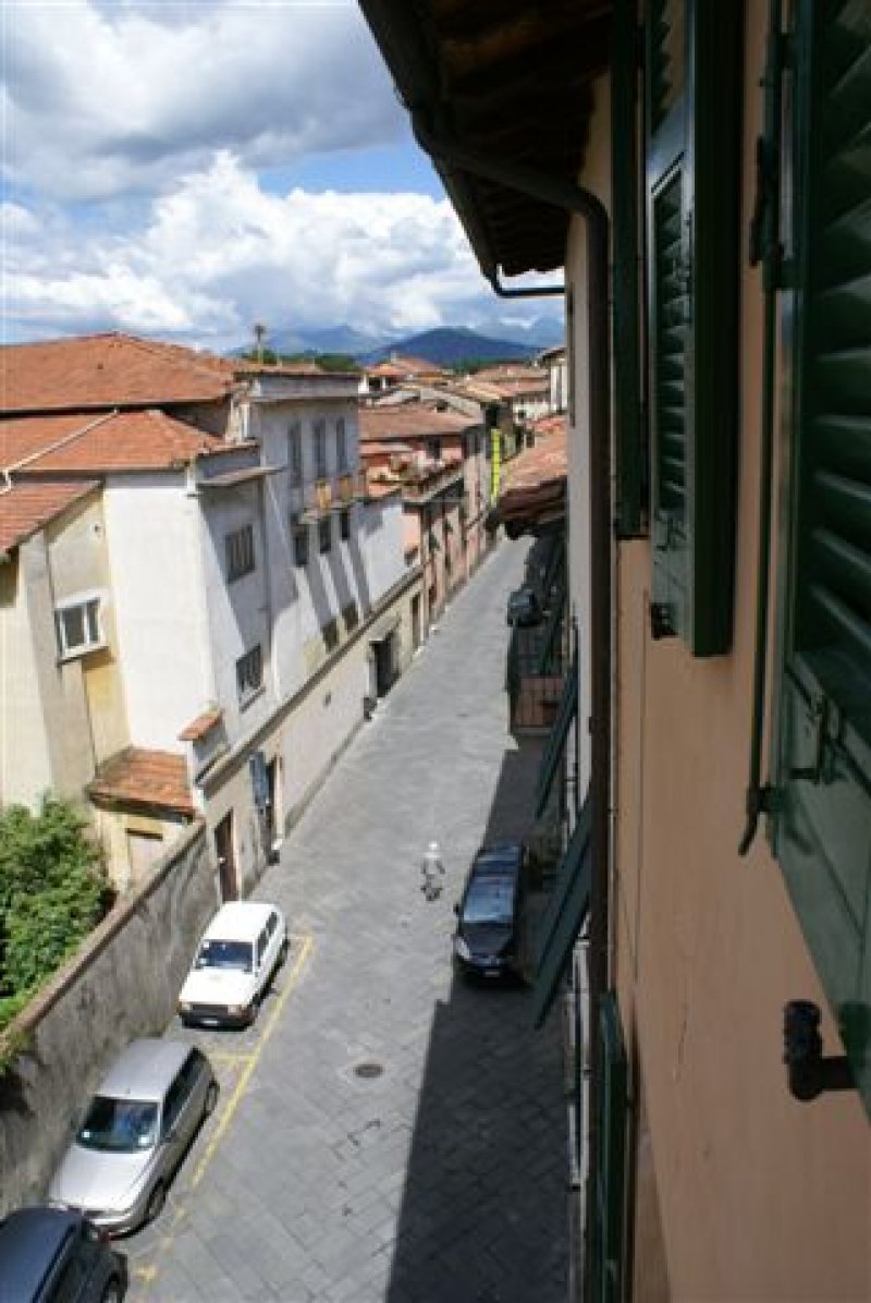 Mansarda in centro storico a Lucca in Vendita