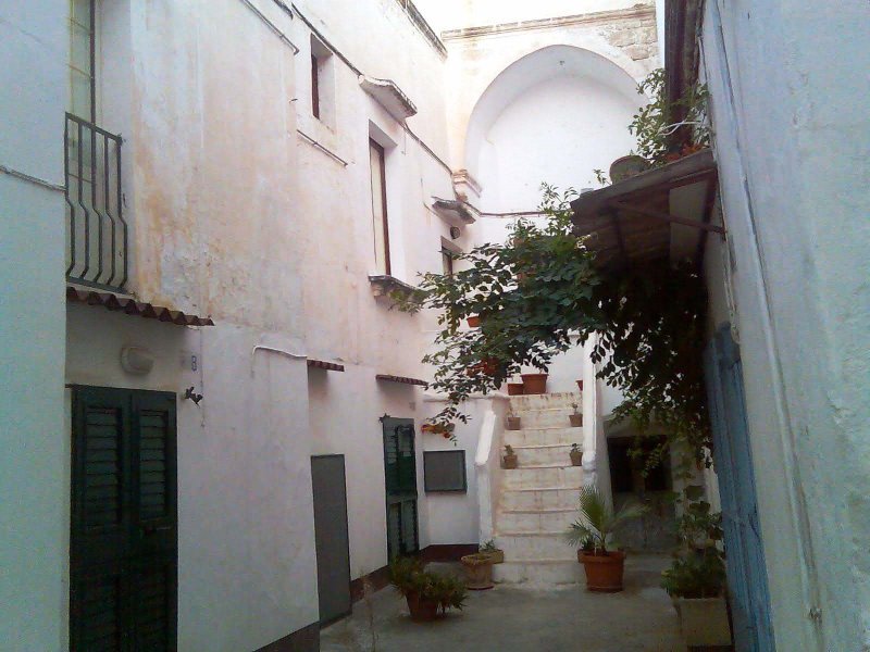 Bilocale situato nel centro storico di Gallipoli a Lecce in Affitto