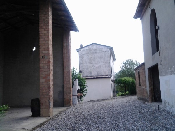 Azienda agricola Perazza di Vernasca a Piacenza in Vendita