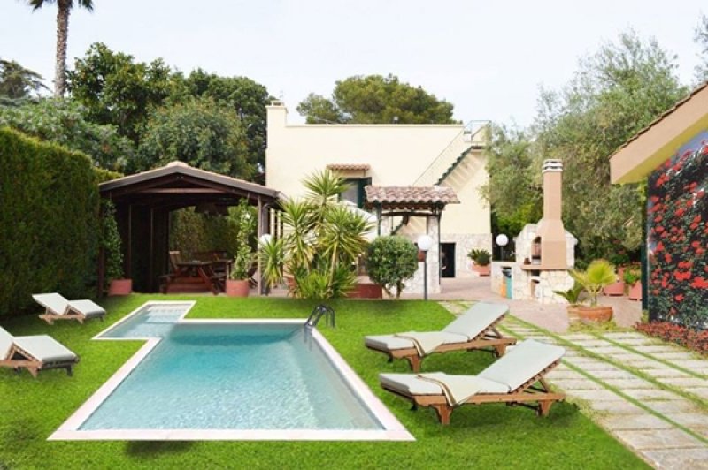 Villa con piscina contrada Frasca a Lecce in Affitto