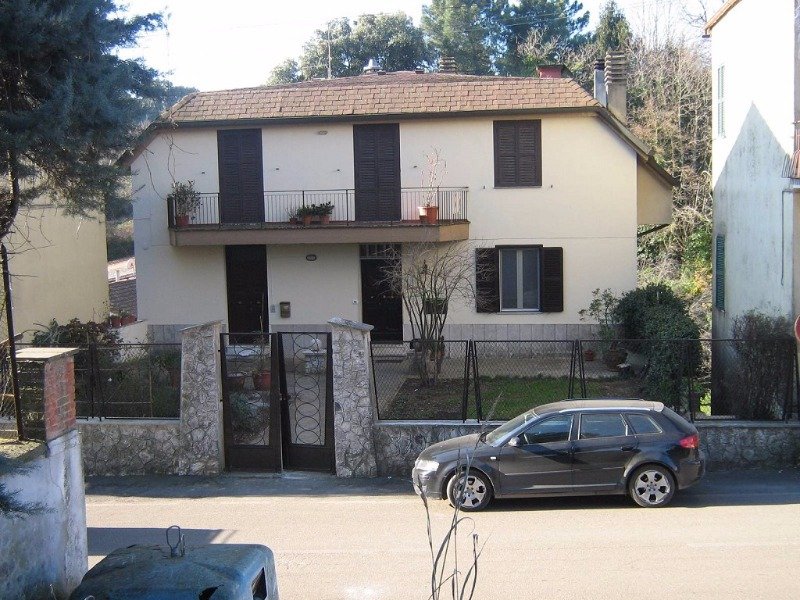 Appartamento in trifamiliare Bassano Romano a Viterbo in Vendita