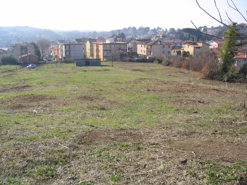 Terreno edificabile a Bassano Romano a Viterbo in Vendita