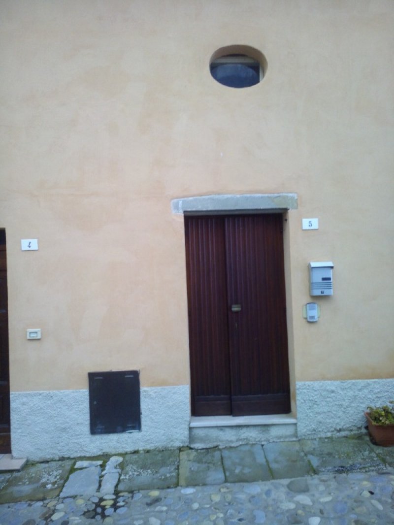 Casa ad Agello di Magione zona centrale a Perugia in Vendita