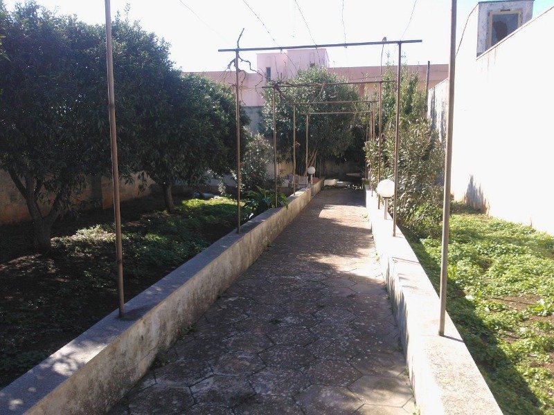 Abitazione con giardino a Salve a Lecce in Vendita