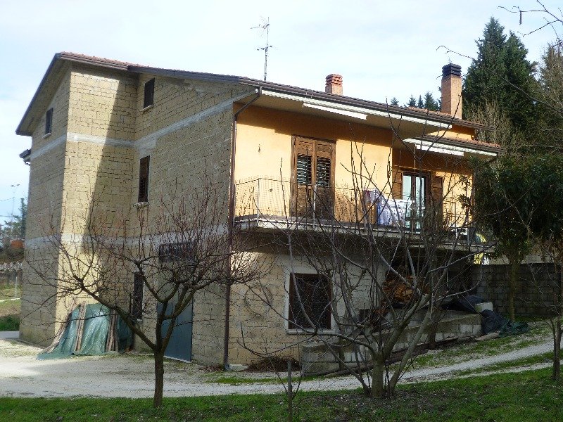 Villetta situata in Ceppaloni a Benevento in Vendita