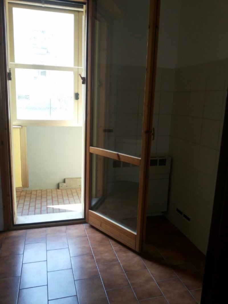 Appartamento vuoto a Imola a Bologna in Vendita