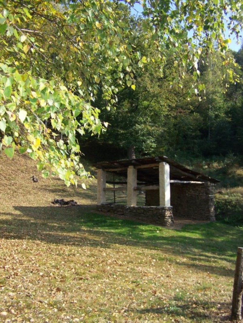 Rustico con terreno in Val Varaita a Cuneo in Vendita