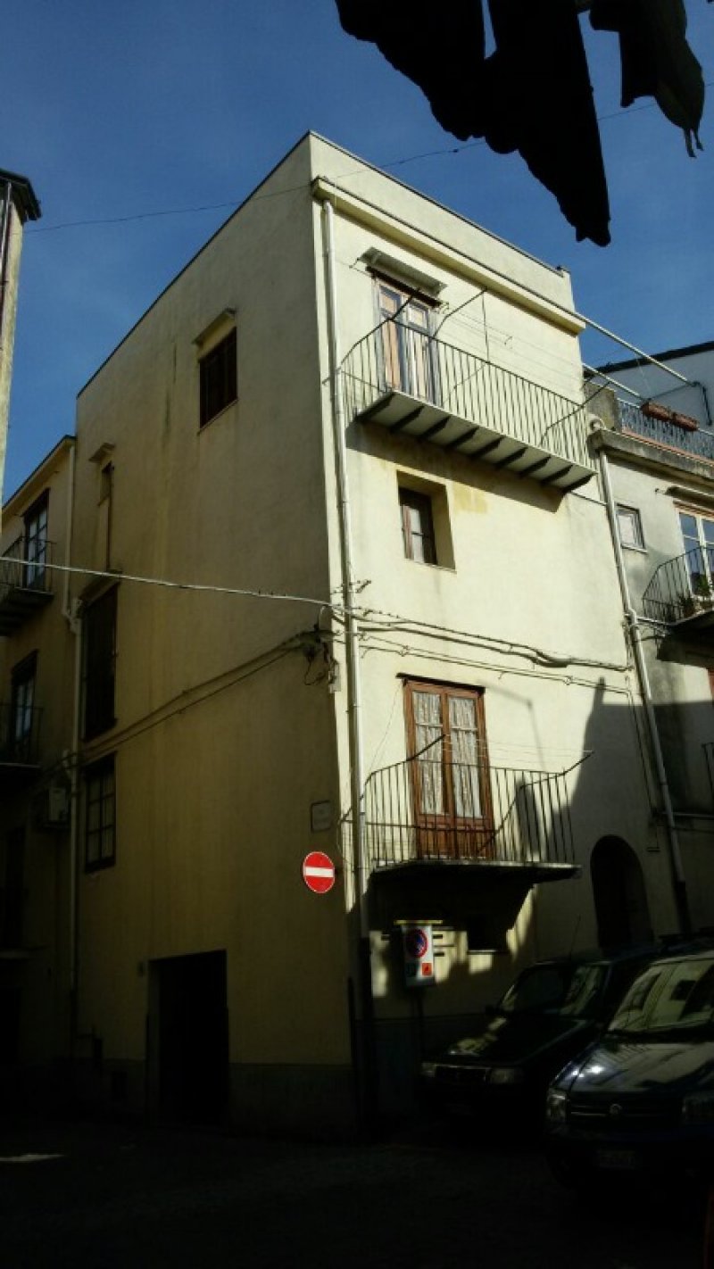 Casa centro storico a Castelbuono a Palermo in Vendita