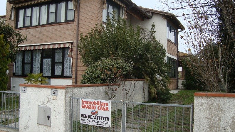 Villa angolare a Lido di Pomposa a Ferrara in Affitto