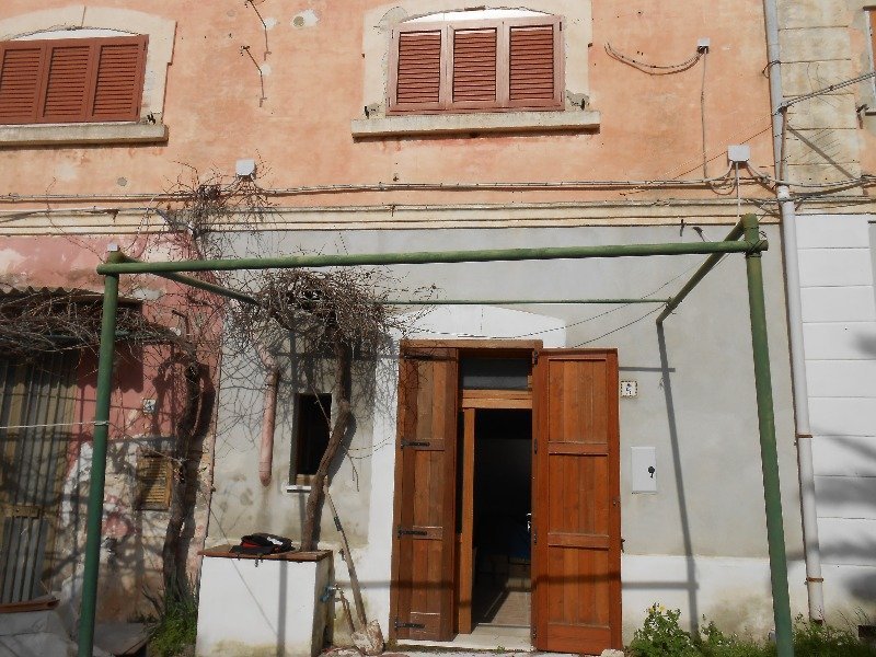 Casa nel centro storico dell'isola di San Nicola a Foggia in Vendita